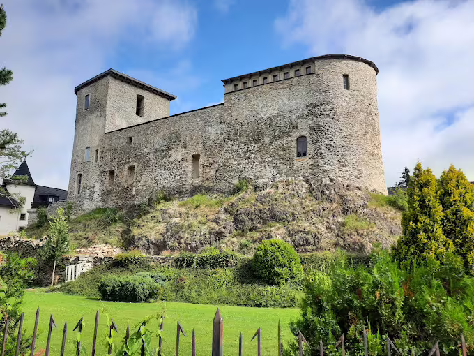 Liptovský Hrad (Liptovský Hrádok Castle) — image 1