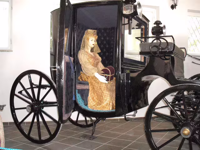 Museum of Noble Carriages — image 2