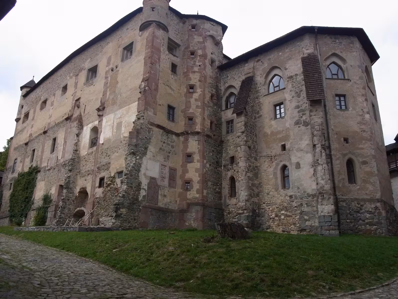 Old Castle, Banská Štiavnica – gallery image 2