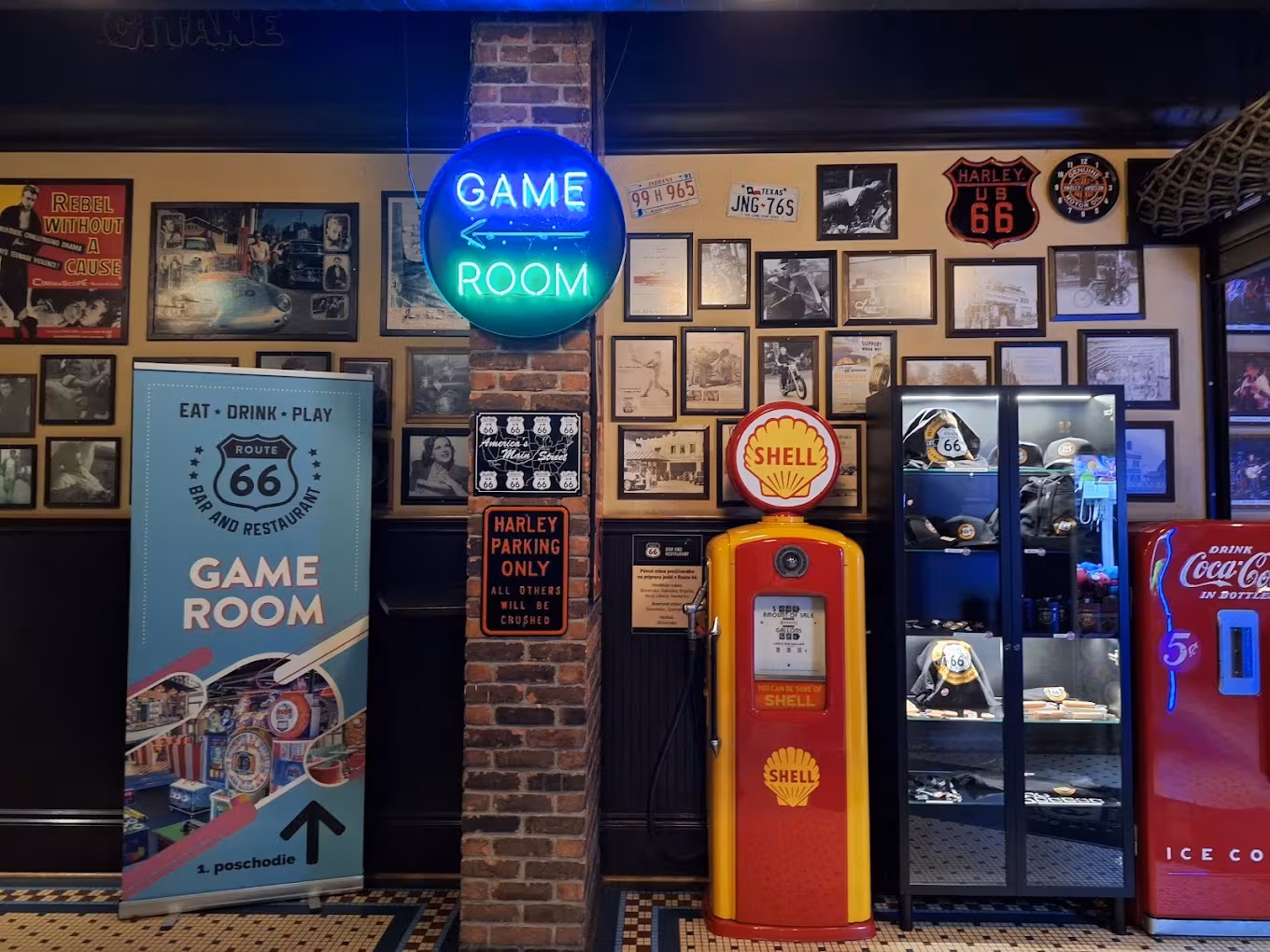 Bar & Restaurant Route 66 — photo 4